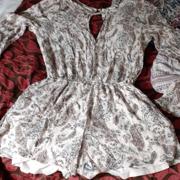 Rompers - Picture 4 of 4